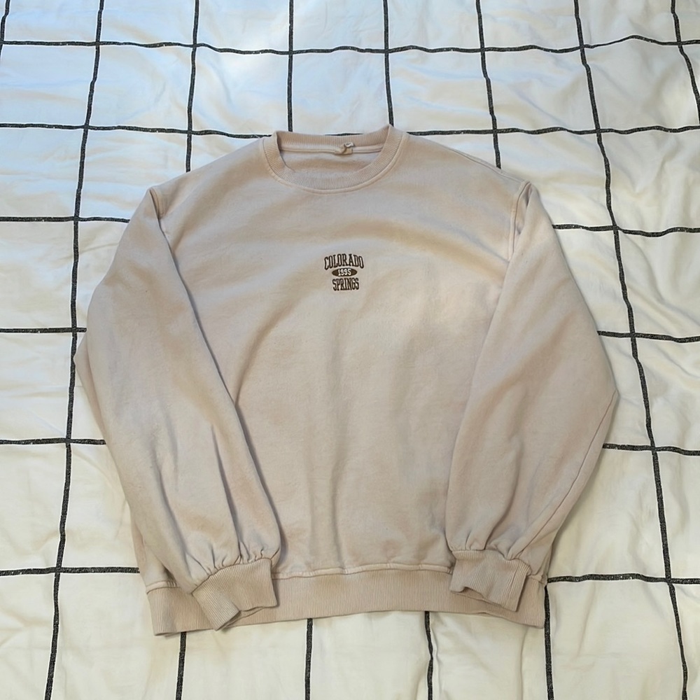 Urban Outfitters Colorado Springs Sweatshirt in Cream, Size M